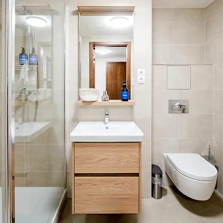 דירה Days - One Bedroom With Garage Parking In Smichov פראג