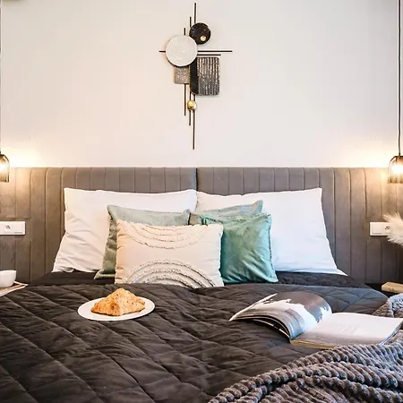 Days - One Bedroom With Garage Parking In Smichov プラハ