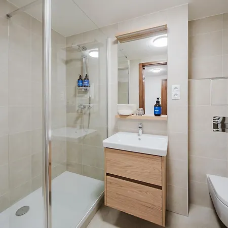 アパート Days - One Bedroom With Garage Parking In Smichov